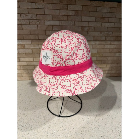 Accessories - Universal studios Women's Bucket hats - Pink/White Hello Kitty reversible bucket
